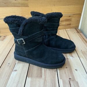 Women's Black Winter Boots with Faux Fur Lining